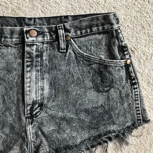 Wrangler Acid Wash Denim Cutoff Shorts - Picture 3 of 8